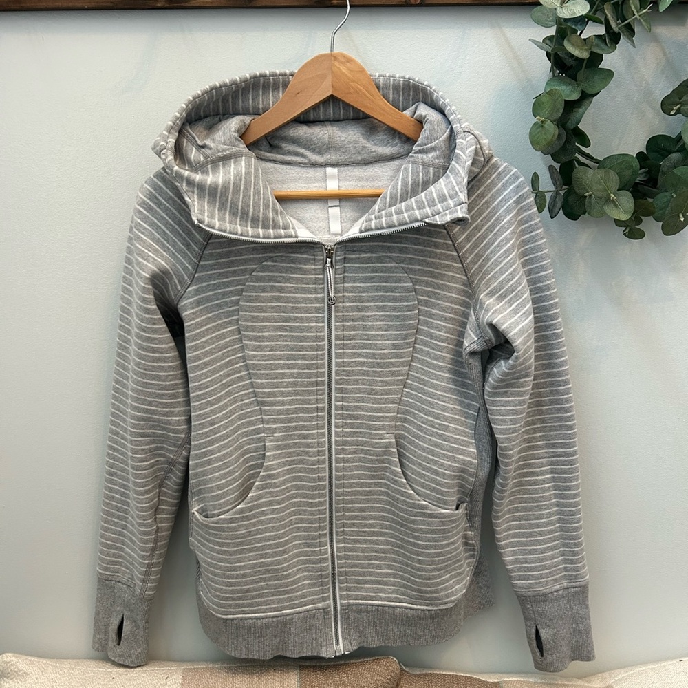 Lululemon Scuba Hoodie Classic Cotton Fleece Size 8 Parallel Stripe Grey White
